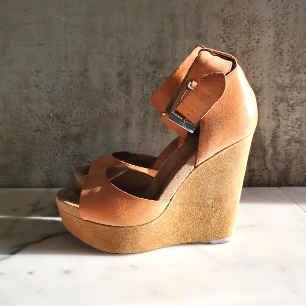 ALDO Tan/Peach platform Sandles / Size 38